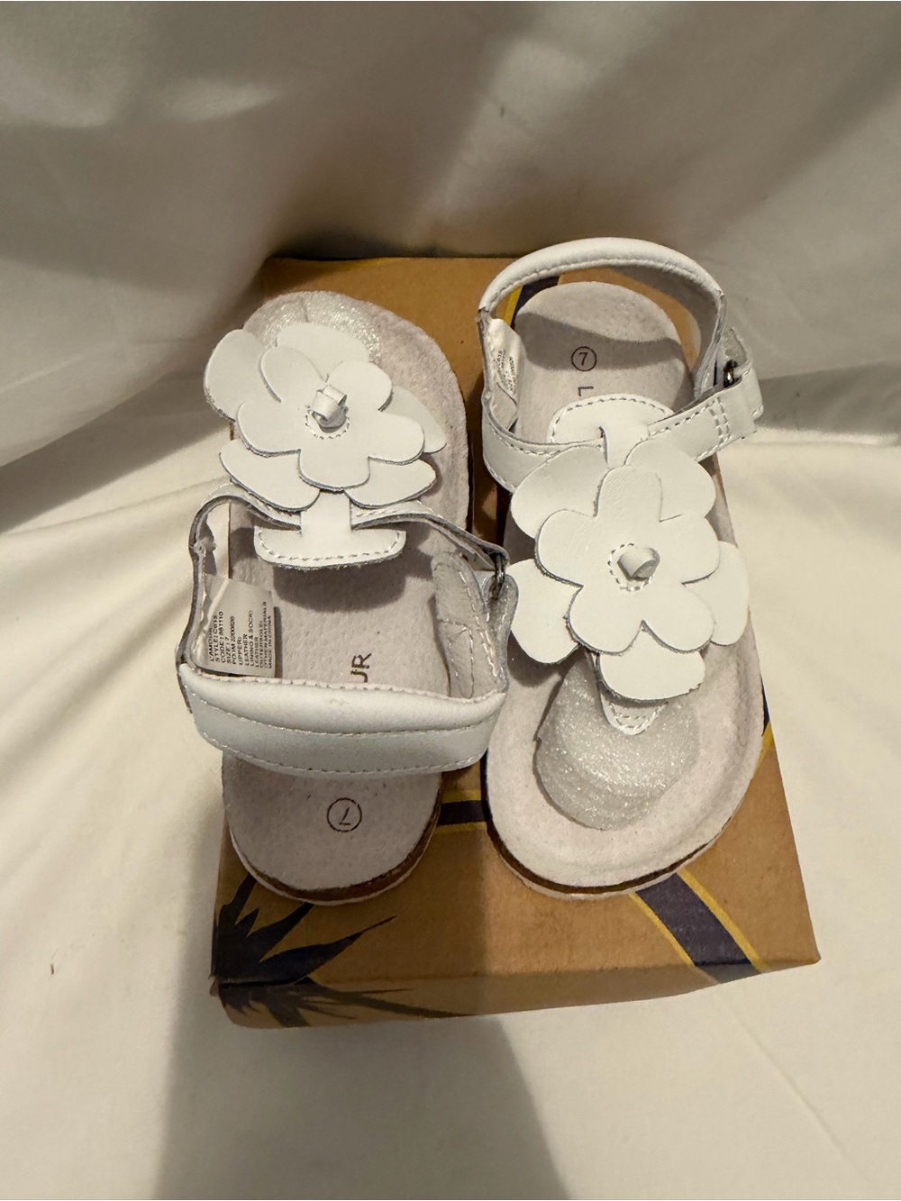 LAmour White Flower Burk Sandal Girls US 7
